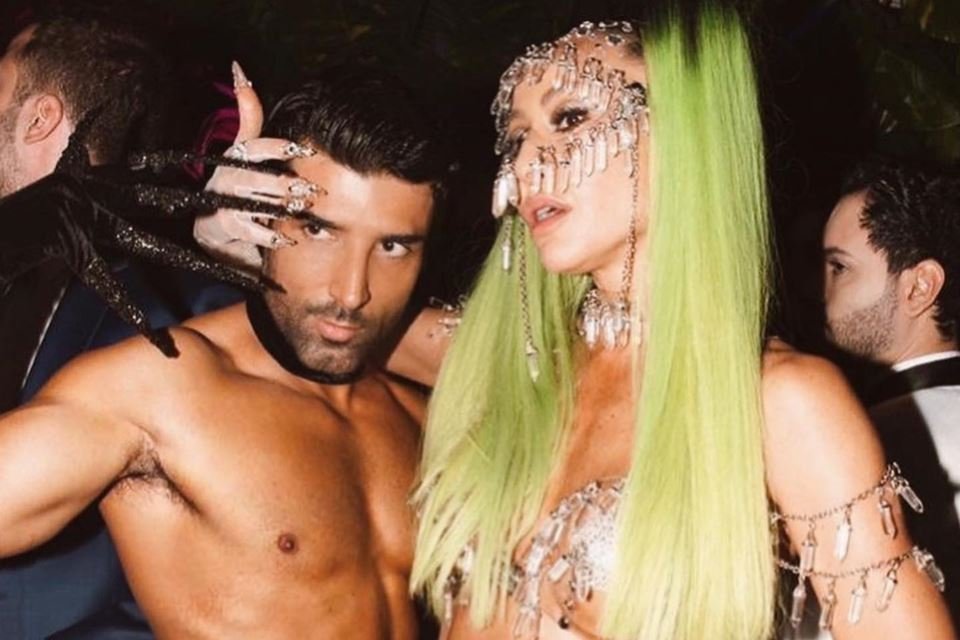 Rodrigo Costa e Sabrina Sato