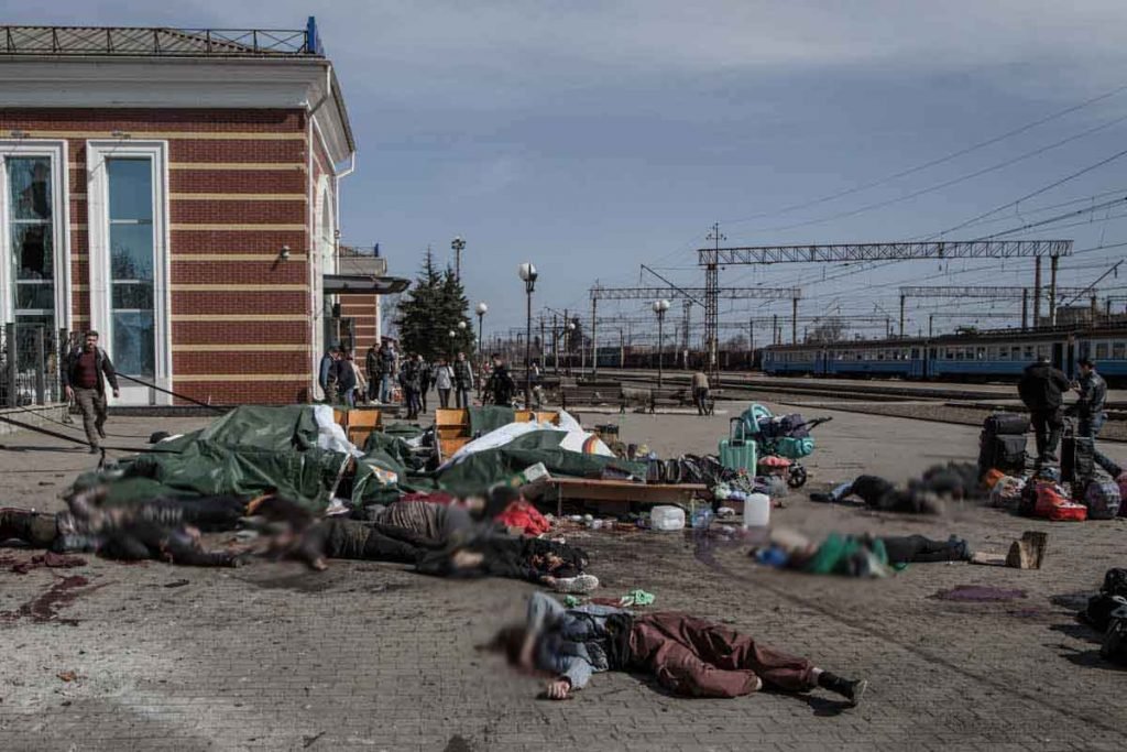 Mais de 30 mortos e 100 feridos em ataque russo à estação ferroviária ucraniana
