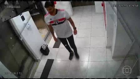 Câmeras de segurança flagraram Rodrigo Mussi saindo do prédio de Keyla Alves