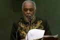 Cantor e compositor Gilberto Gil vestido com a a tradicional roupa da Academia Brasileira de Letras (ABL)
