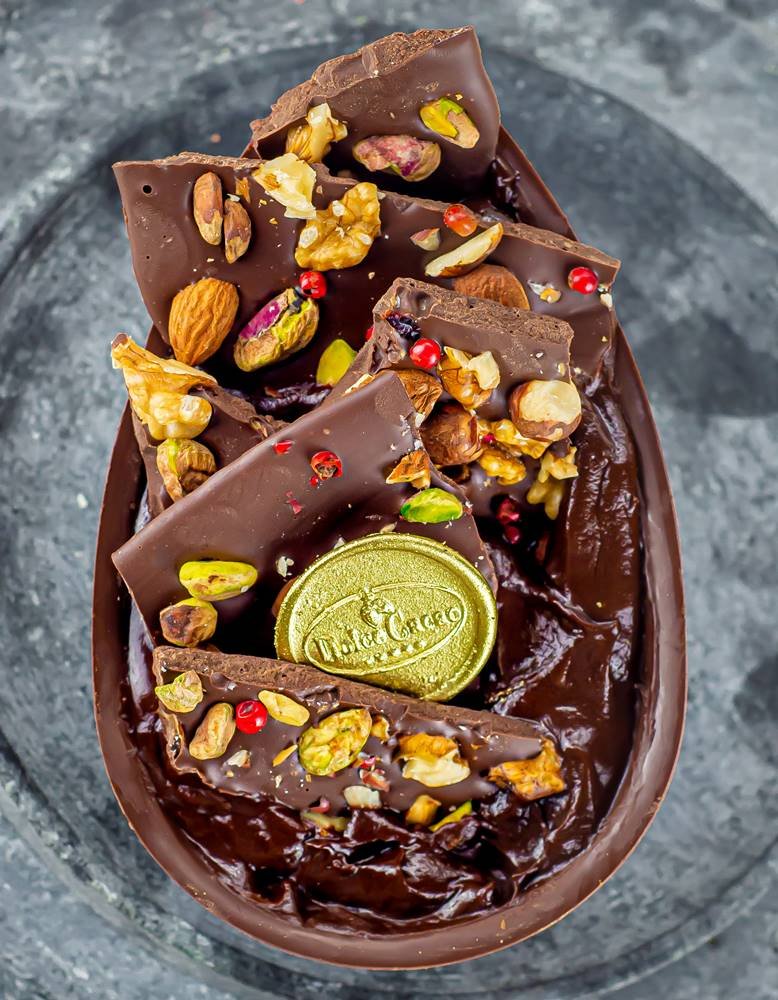 Ovo de chocolate Dolce Cacao, recehado com chocolate cremoso e barras com castanhas - Metrópoles