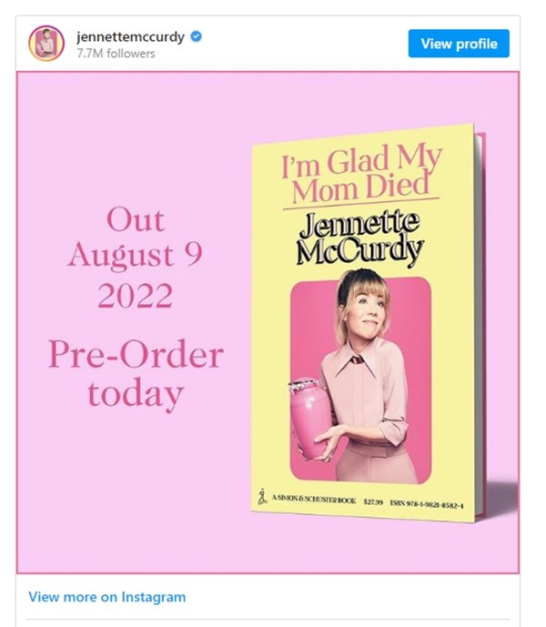 foto colorida da capa da autobiografia de Jennette McCurdy