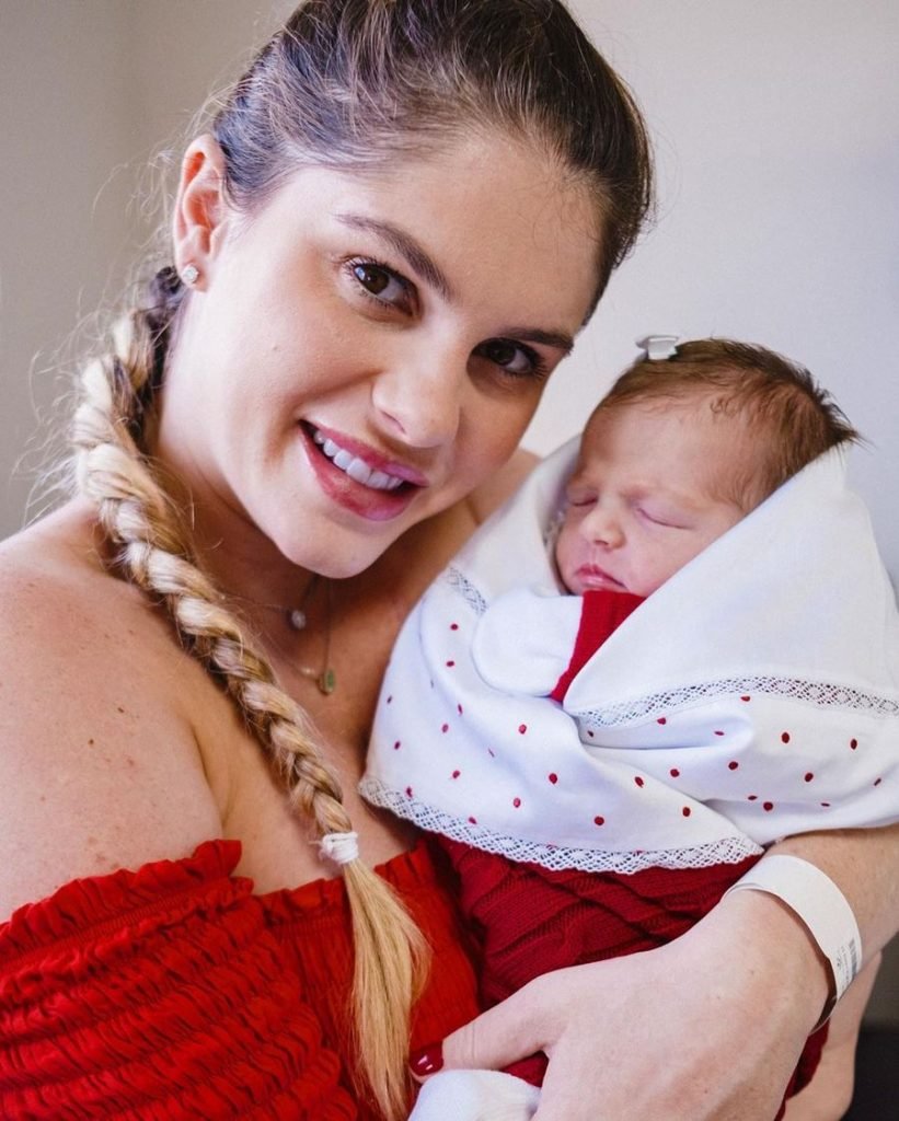Bárbara Evans desabafa após noite complicada com Ayla