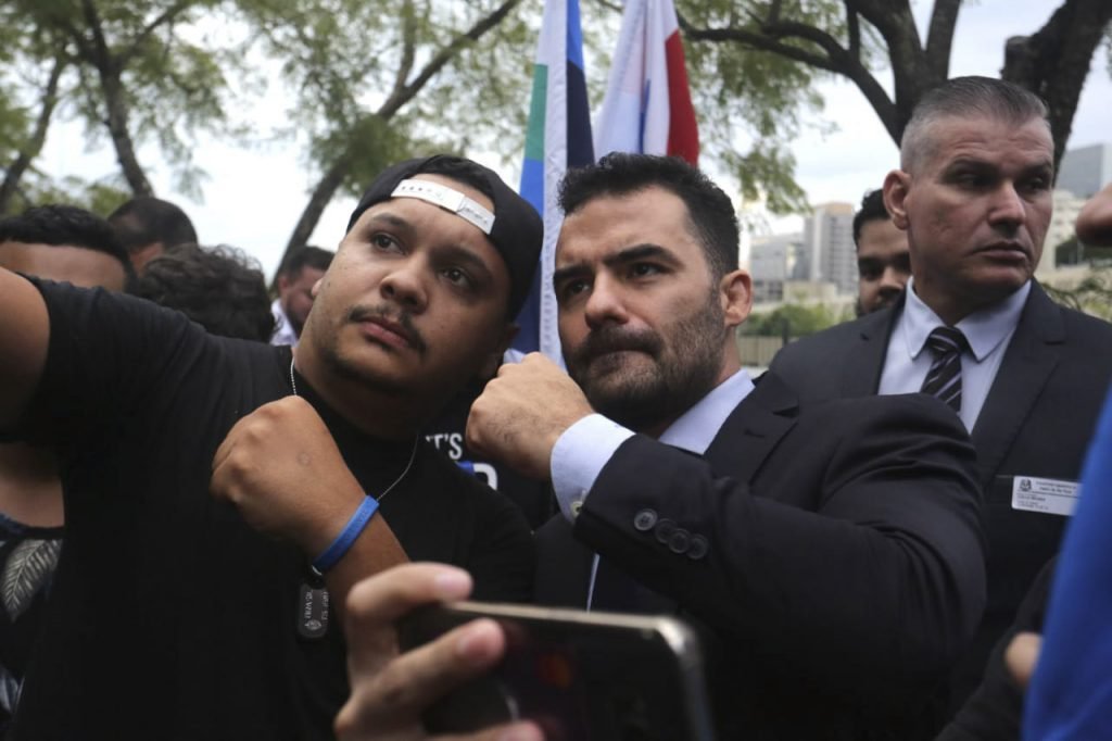 O deputado Estadual Arthur Do Val (União Brasil)o Movimento Brasil Livre (MBL), no protesto contra a cassação na Assembleia Legislativa São Paulo 6