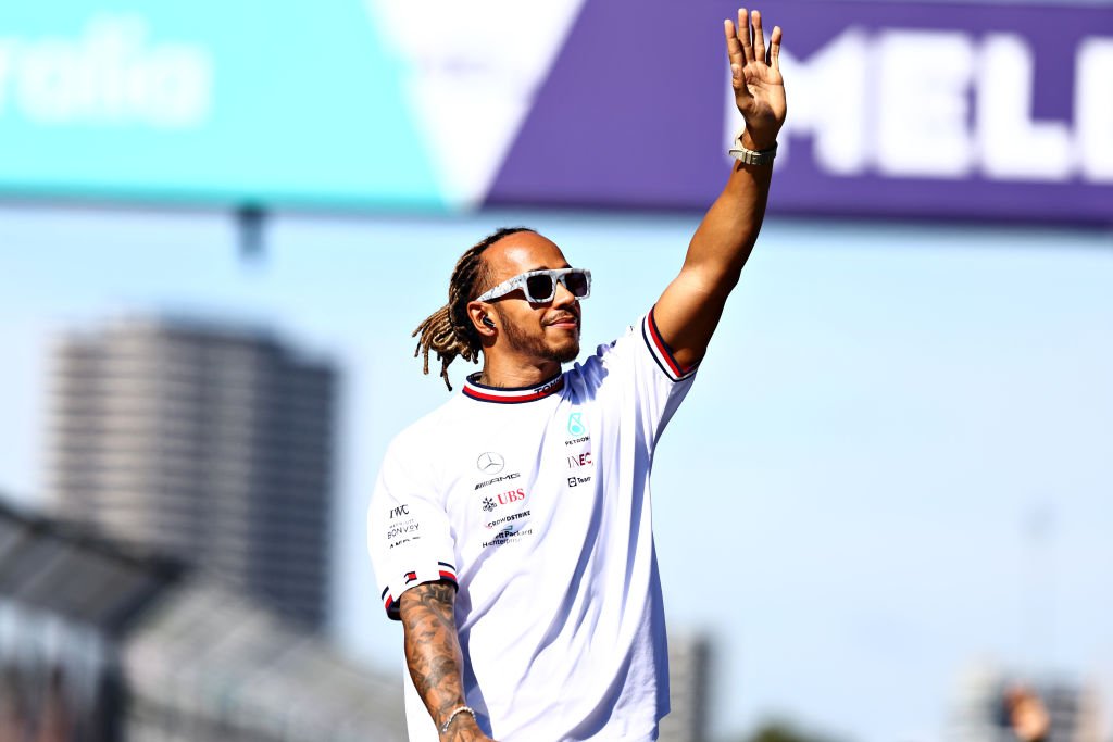 Ovacionado, Lewis Hamilton revela que se sente “um pouco brasileiro