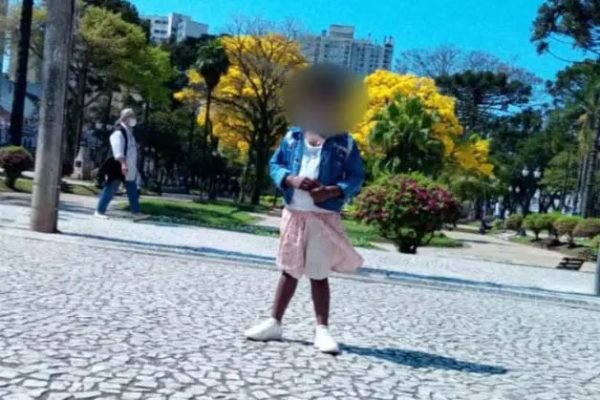 Menina sofre bullying e é agredida em escola em Curitiba Paraná