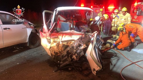 ferros de carro retorcidos