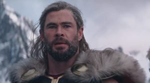 Ator que fez vilão de 'Thor' revela que quase perdeu tudo e pensou