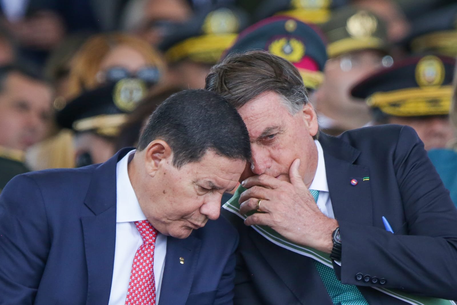 Bolsonaro recua em ataques a Barroso e fala em normalidade na