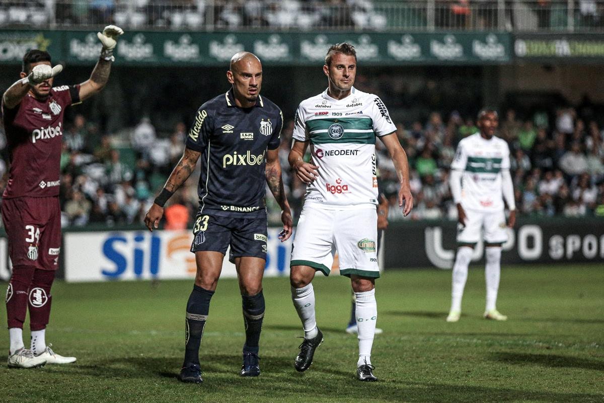 MP quer torcida única nos estádios de Curitiba para todos os jogos