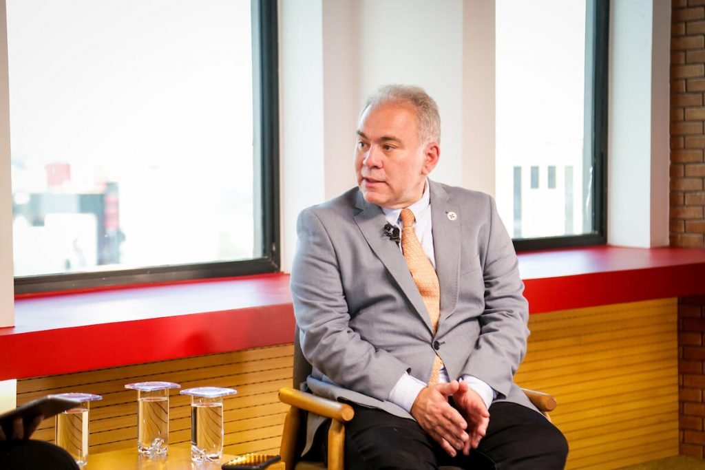 ministro da Saúde Marcelo Queiroga visita portal Metrópoles entrevista Igor Gadelha Larissa Alvarenga
