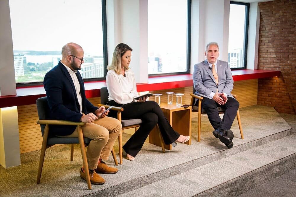ministro da Saúde Marcelo Queiroga visita portal Metrópoles entrevista Igor Gadelha Larissa Alvarenga