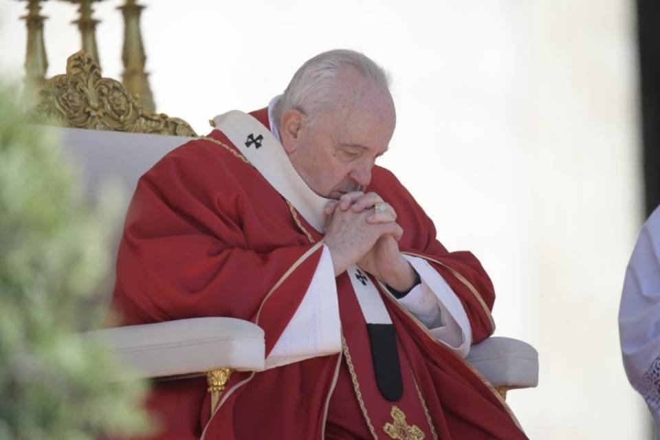 Papa Francisco durante a missa de Páscoa