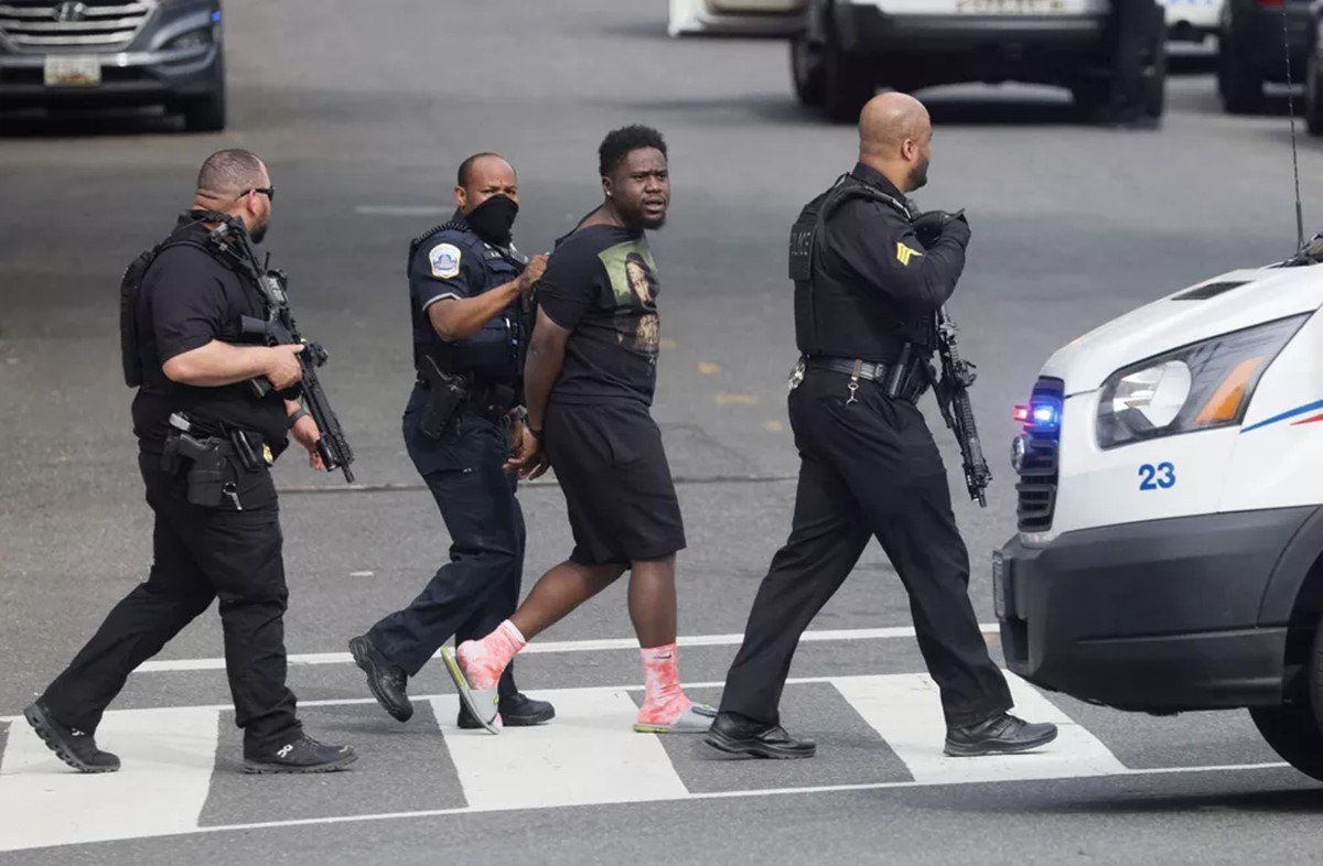 Tiroteio em shopping nos Estados Unidos deixa ao menos dois mortos