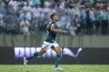 Rony comemora um dos gols contra o Corinthians no Brasileiro