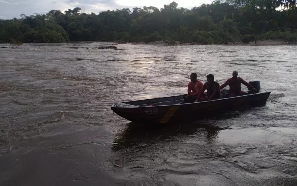 goias canoa vira