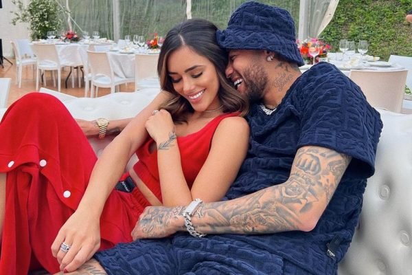 Neymar e Bruna Biancardi vivem romance