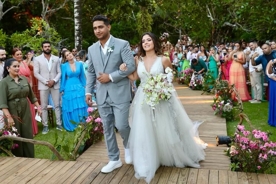 Festão de casamento de Juliano oferece até glicose para quem passar do limite￼￼￼￼