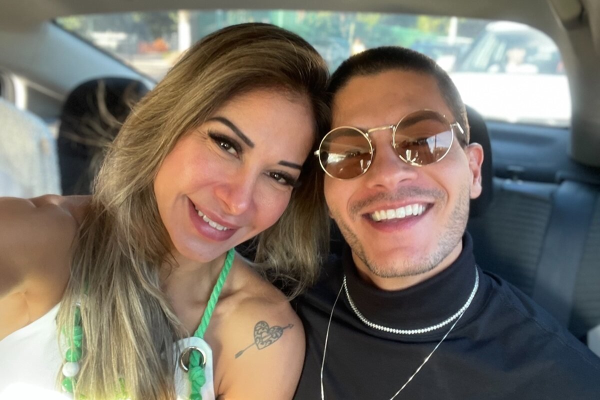 Maíra Cardi é associada ao ex-marido Arthur Aguiar em site de