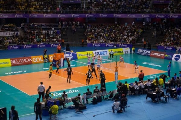 Niterói Vôlei vence o Minas e mantém liderança da Superliga B