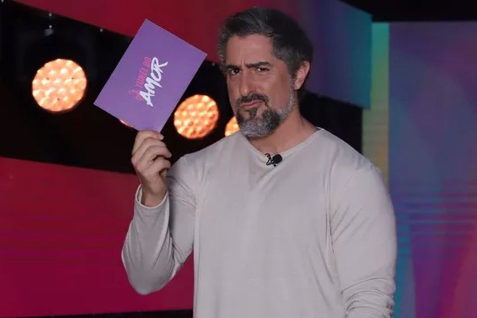 Marcos Mion comanda o reality Túnel do Amor
