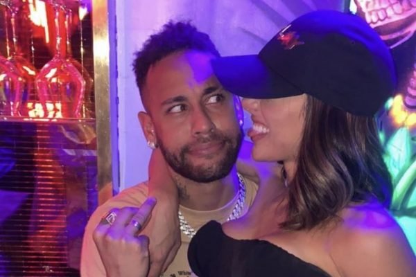 Neymar Passa Virada Com Ex-namoradas E "parças" | Metrópoles