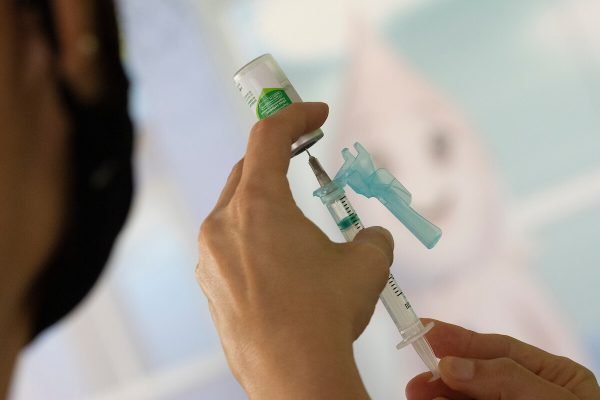 vacinação contra gripe e sarampo