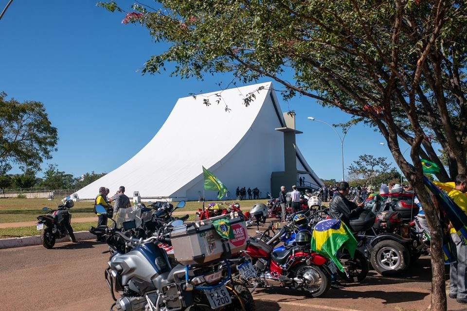 Motociata em apoio a Bolsonaro no dia 1 de maio