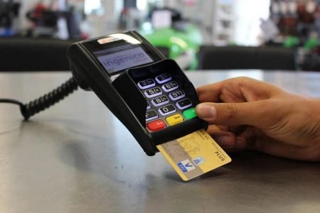 máquina de cartão de crédito | Metrópoles