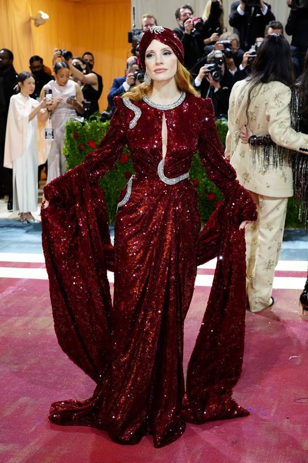 Jessica Chastain no tapete vermelho do Met Gala 2022