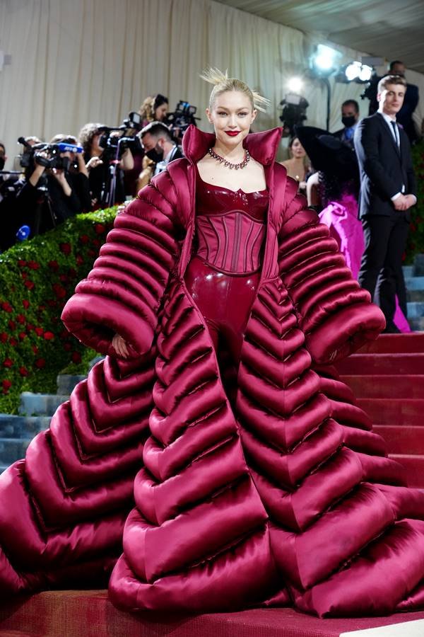 Gigi Hadid no tapete vermelho do Met Gala 2022