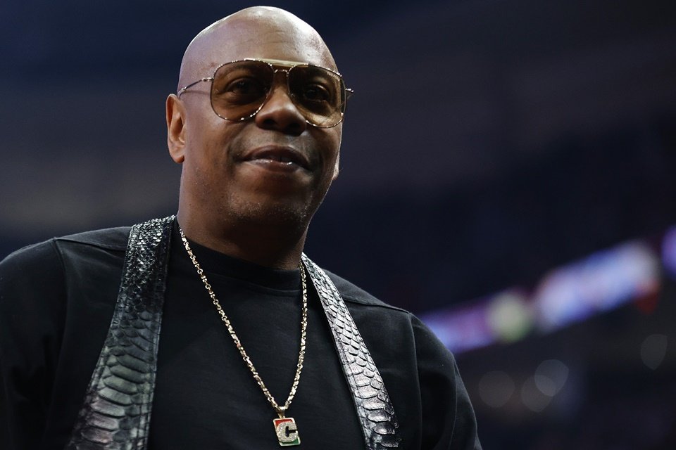 Polícia de Los Angeles identifica homem que atacou Dave Chappelle - Metrópoles
