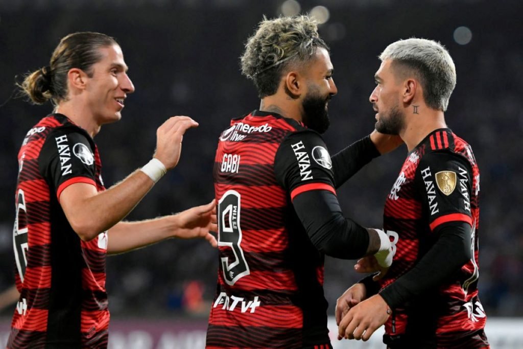 Torcida do Flamengo esgota ingressos para jogo contra Fortaleza