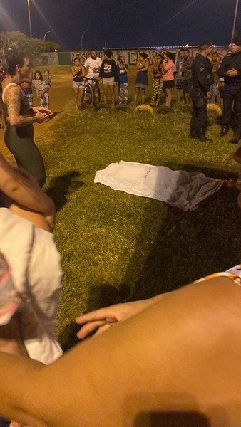 De dentro de carro, atirador abre fogo e mata dois jovens no DF