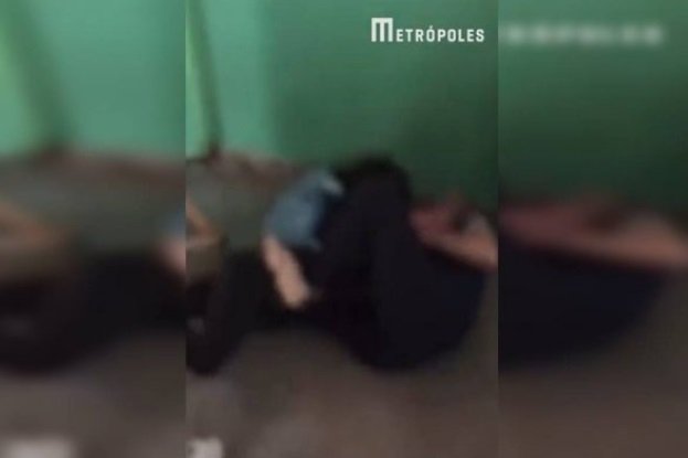 Alunas brigando em escola no df