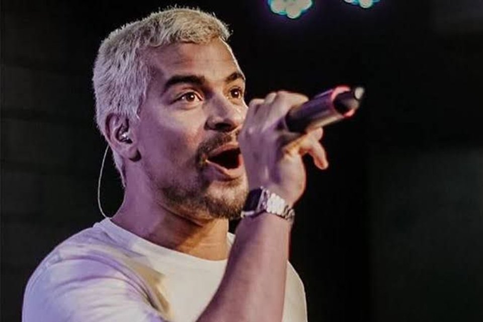 Ator e cantor Thiago Martins