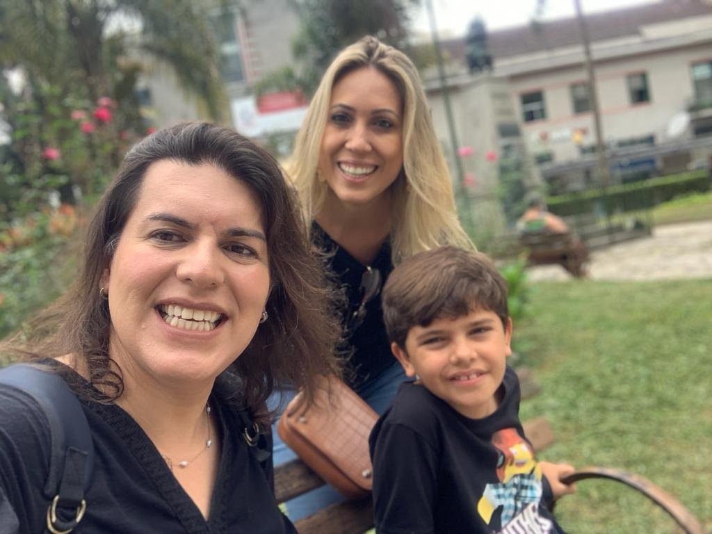 Andressa, a esposa e o filho Davi