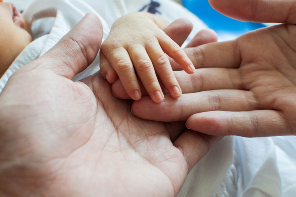 Bebê de 1 ano morre engasgado enquanto dormia em creche no ES, Espírito  Santo