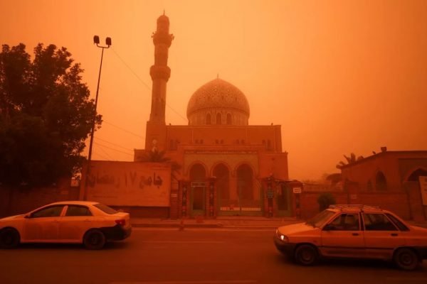 Tempestades de areia no Iraque produzem imagens impressionantes