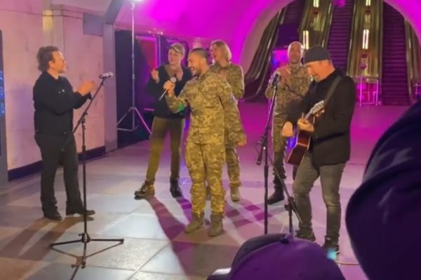 U2 faz show em Kiev