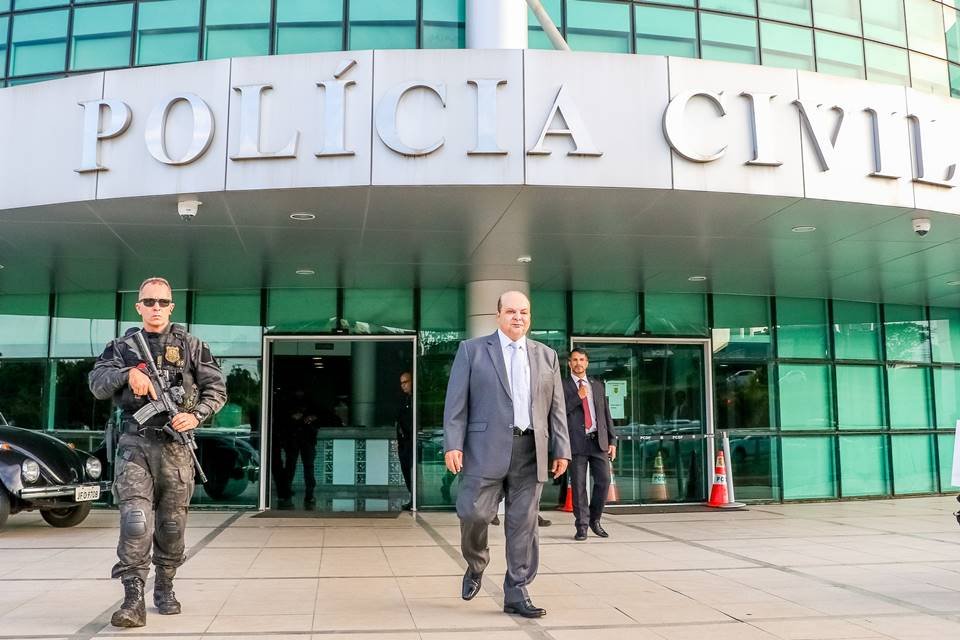 Governador Ibaneis Rocha recebe Medalha do Mérito Policial Civil Presidente Juscelino Kubitschek