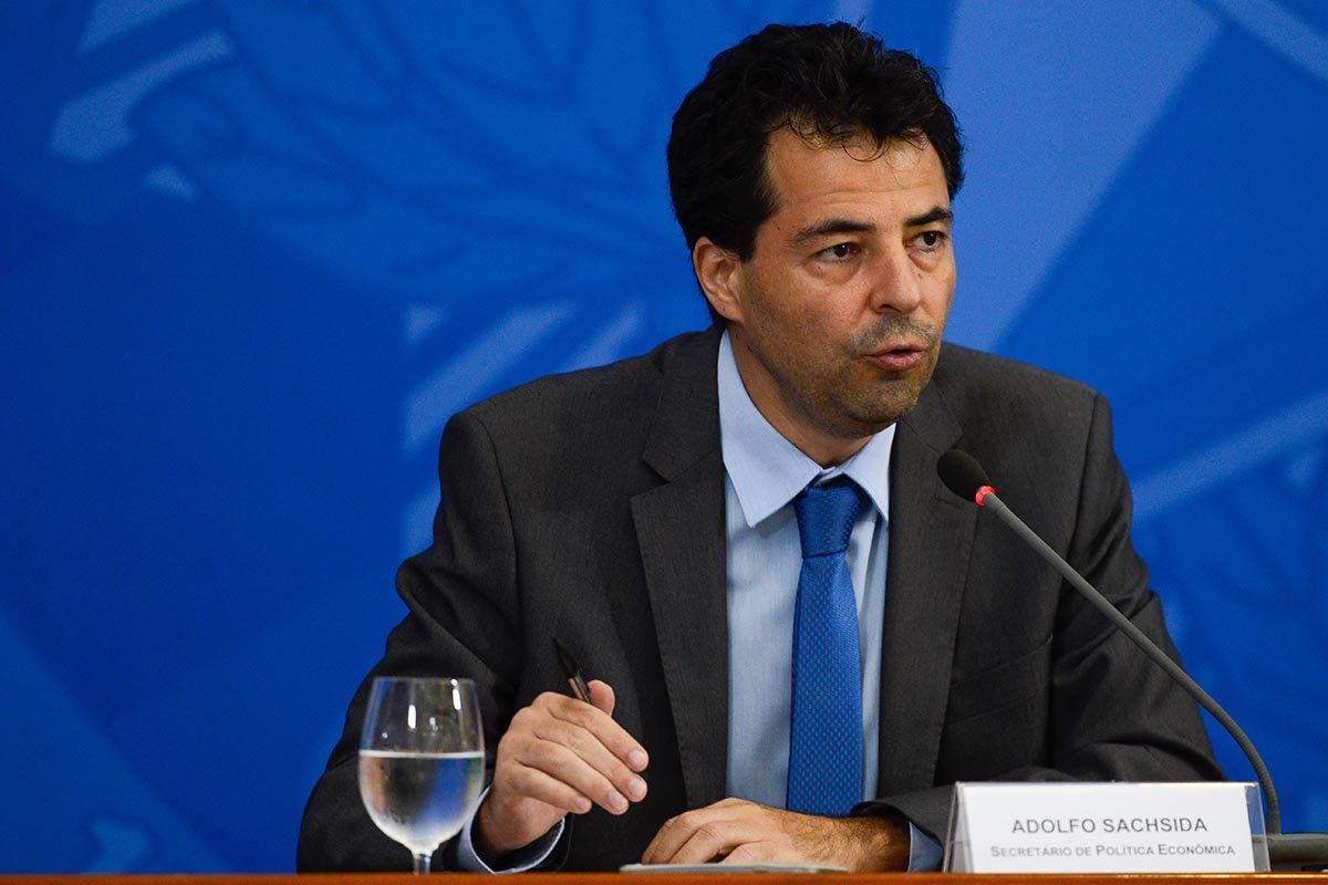 Adolfo Sachsida assume o Ministério de Minas e Energia