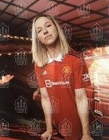 Jackie Groenen com a possível nova camisa do Manchester United