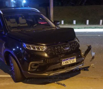 Empresário embriagado bater em carro do Uber