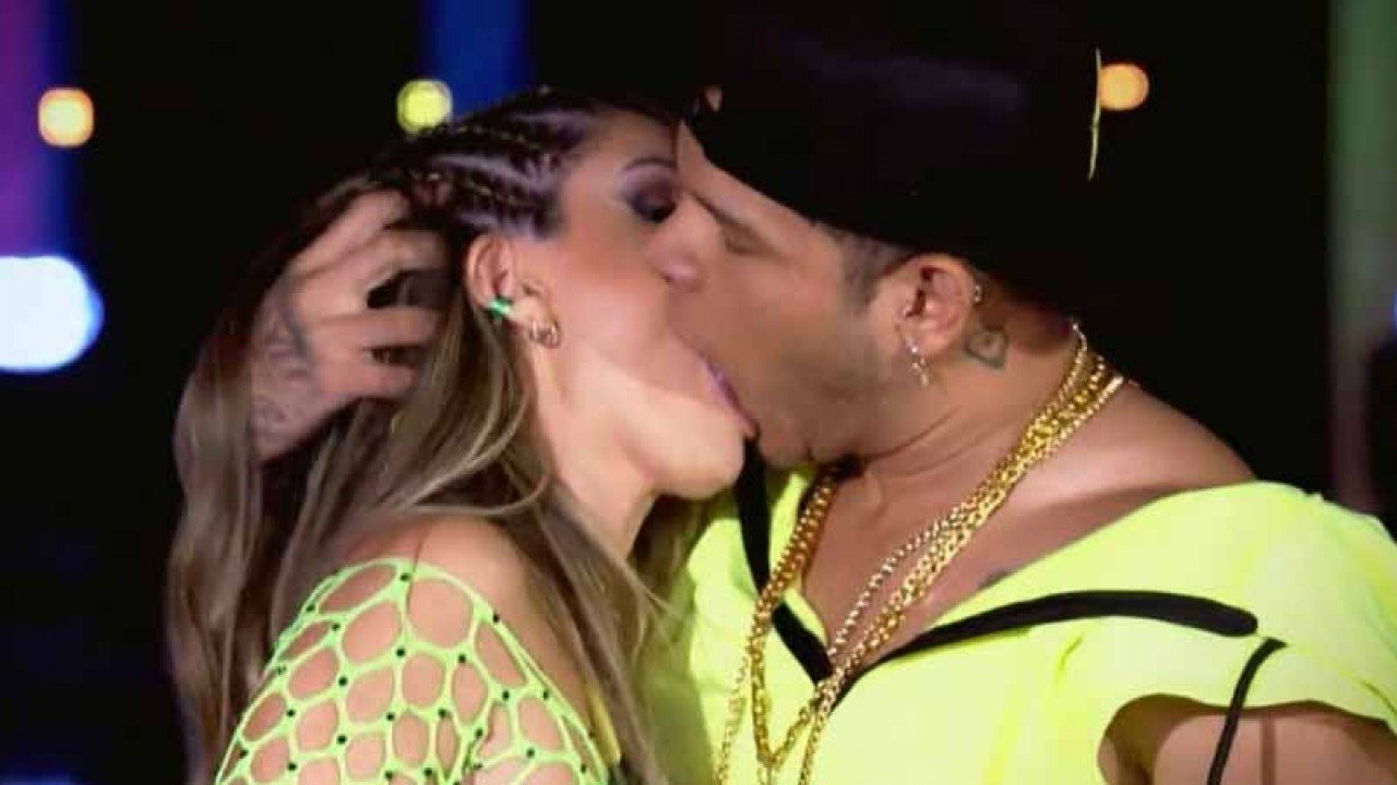 Carla e Tierry no Dança dos Famosos
