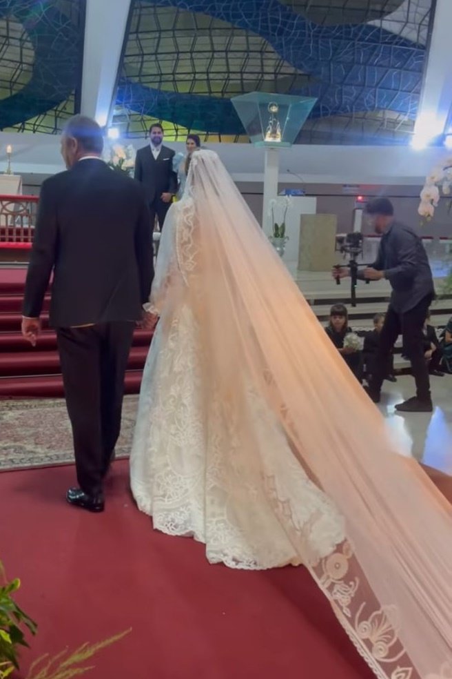 Marcela Merheb e Silvio Tiecher se casam na Catedral de Brasília