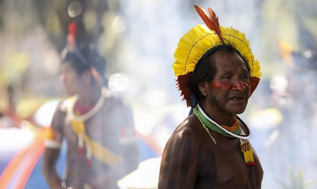foto colorida de indígenas yanomami