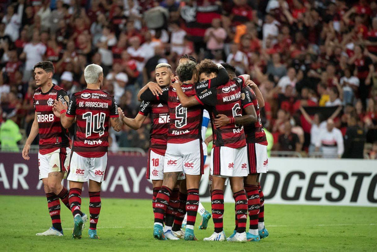 Flamengo tem sete jogadores em reta final de contrato; veja a situação de  cada um
