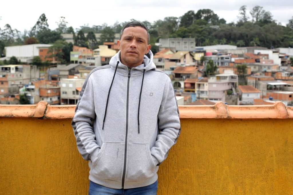 Flávio agora se preocupa se conseguirá um emprego para retomar a vida