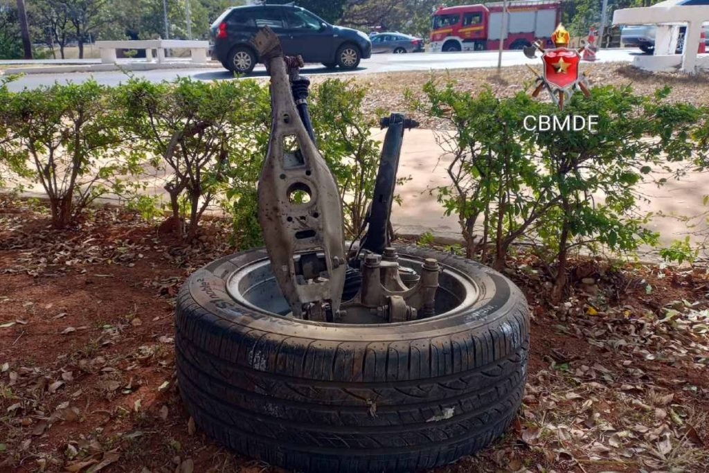 Roda de veículo capotado